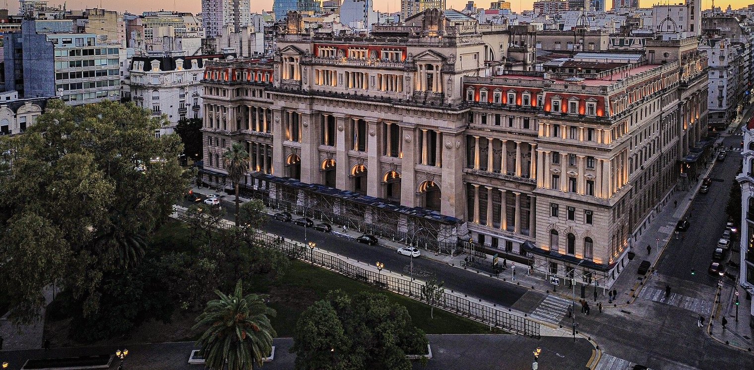 Fachada del Palacio de Justicia de la Nación en Buenos Aires